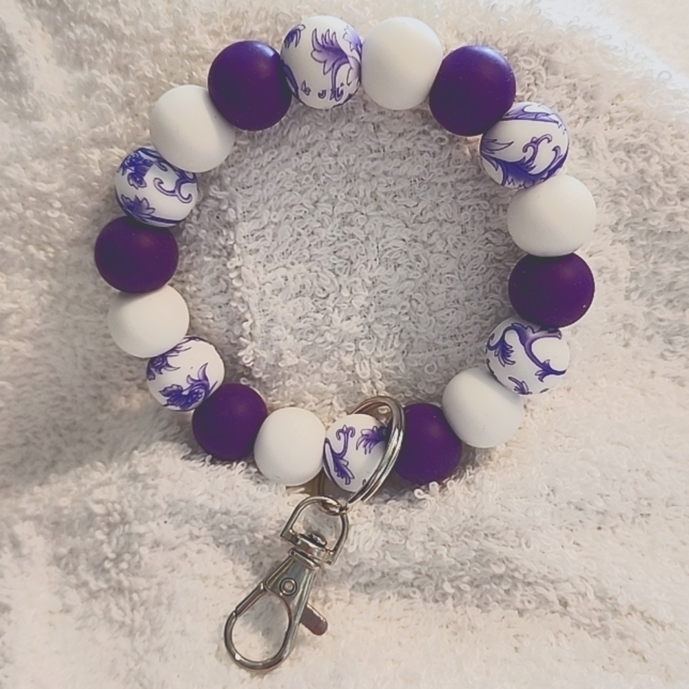 Silicone bead keychain